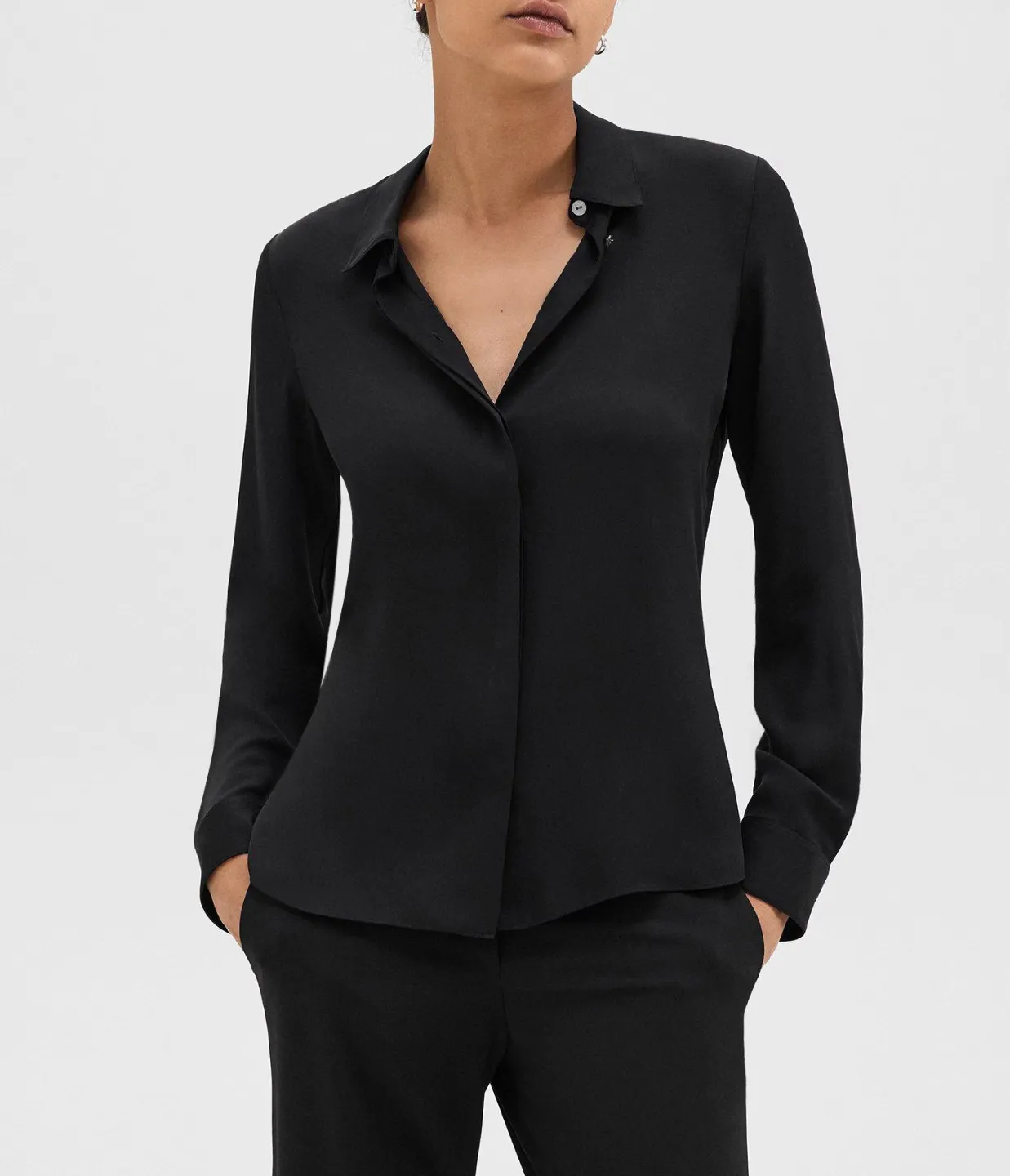 Classic Fitted Shirt in Black