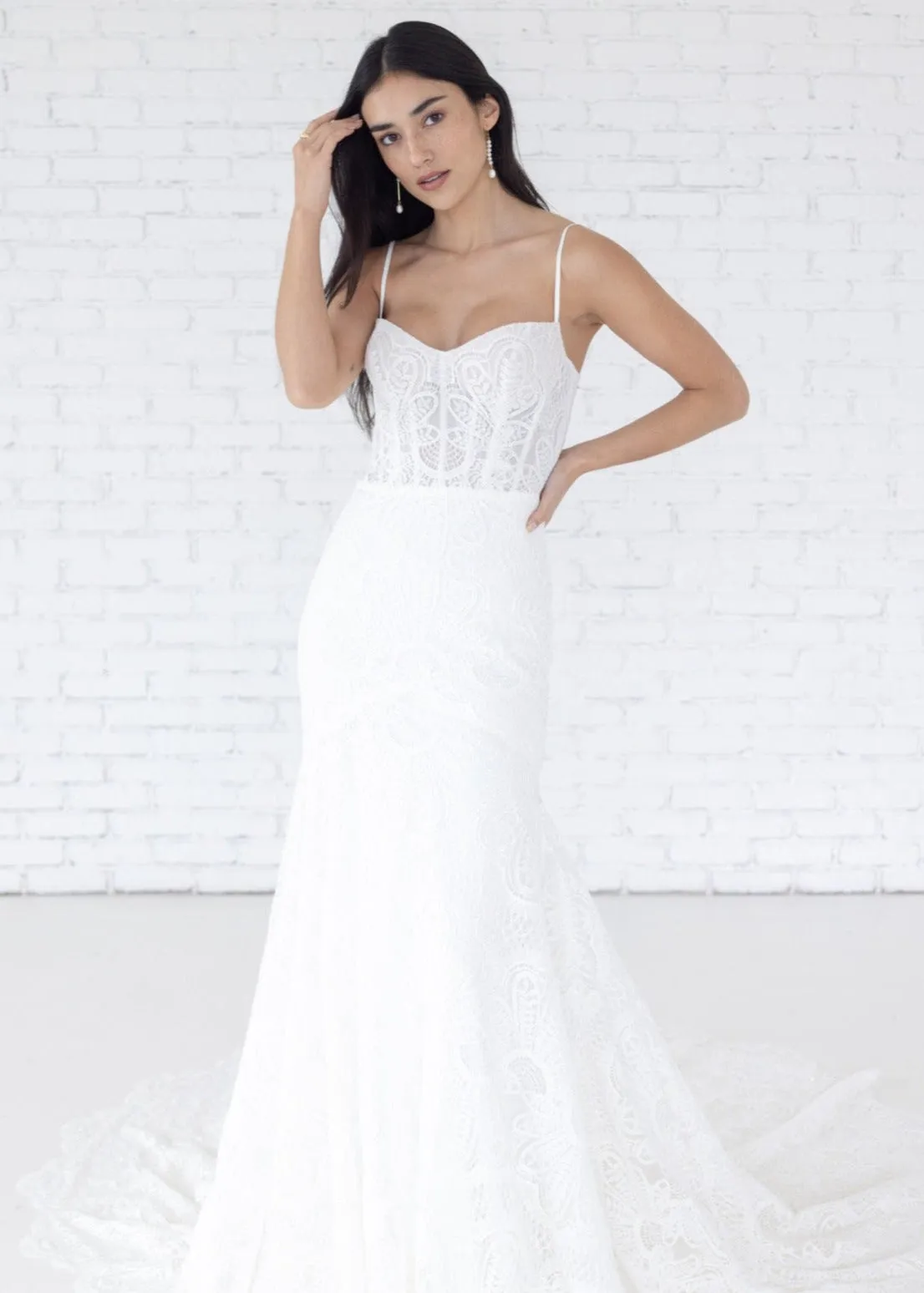 Hailee by Willowby (Size 10)
