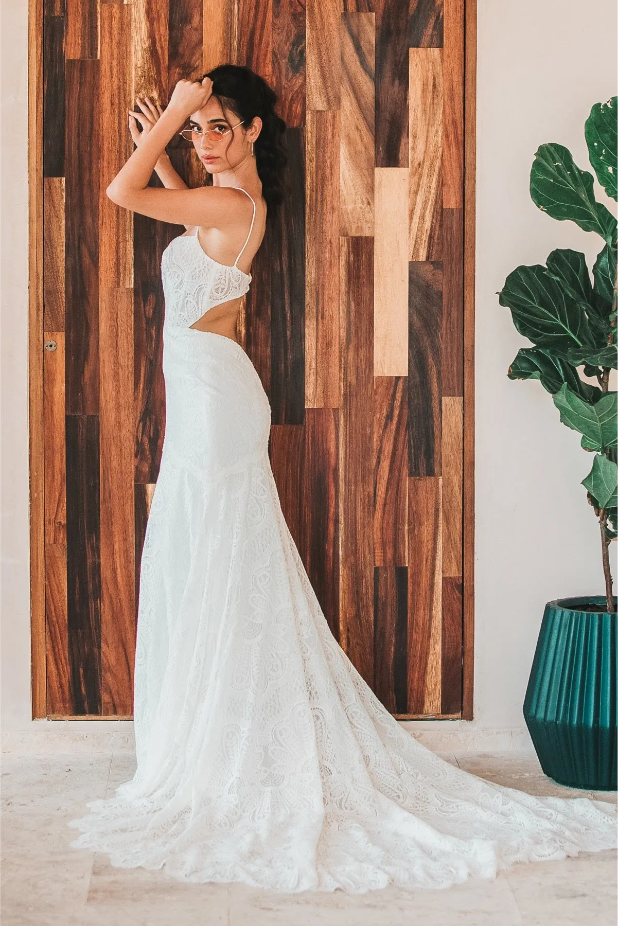 Hailee by Willowby (Size 10)
