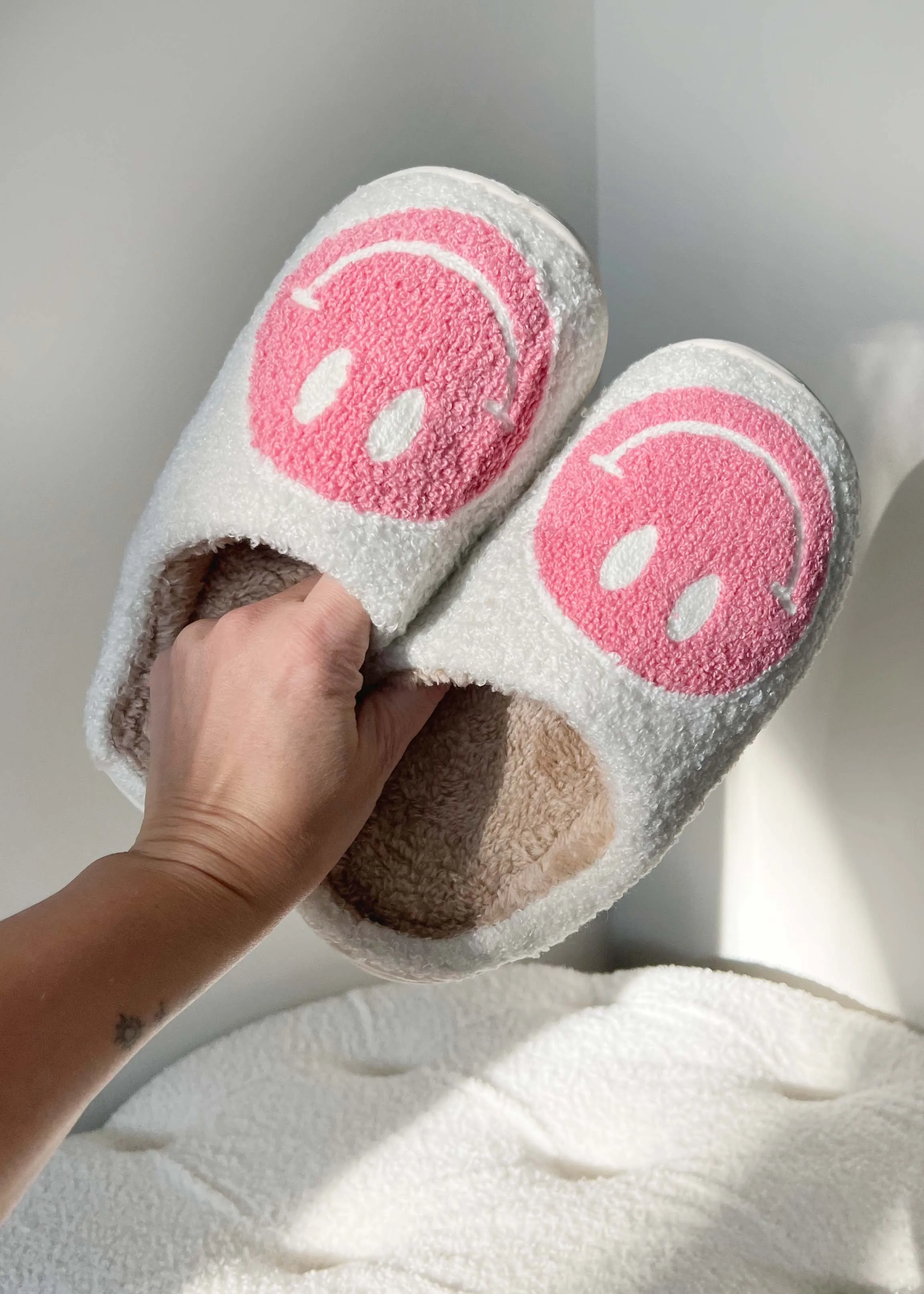 Smiley Face Slippers Pink